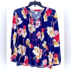 Pretty Old Navy M 100% rayon/viscose blouse, Navy blue background, floral print.